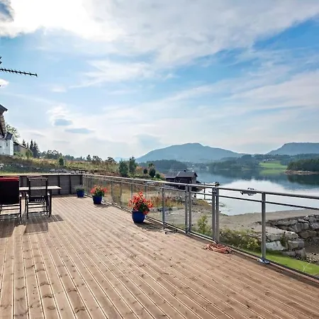 Feriehus Nybygd Ved Sjøen