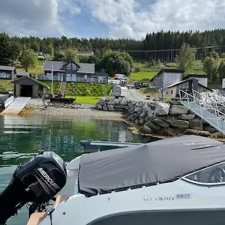 Nybygd Ved Sjøen Øygarden