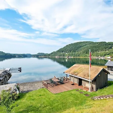 Nybygd Ved Sjøen * Øygarden