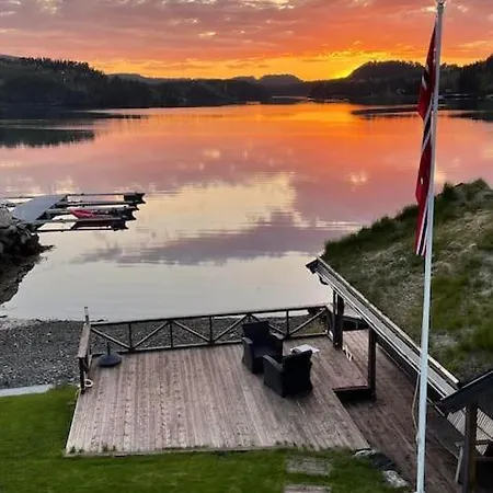 Nybygd Ved Sjøen * Øygarden